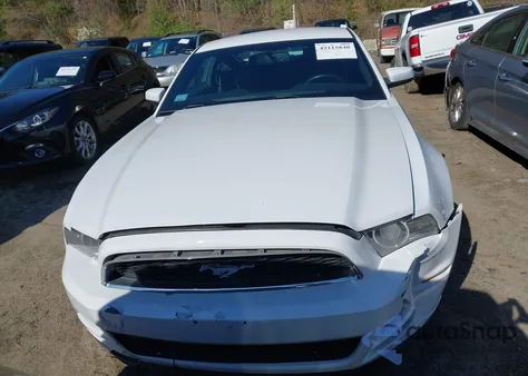 2014 Ford Mustang V6 Premium из США, поврежденный, VIN 1ZVBP8AM5E5289789